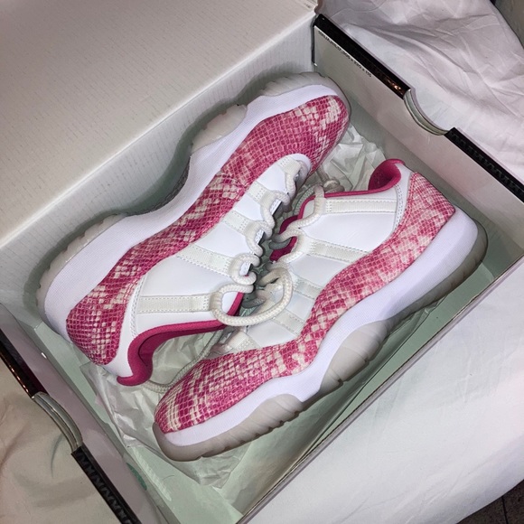 Pink Jordan snakeskin - Picture 1 of 5